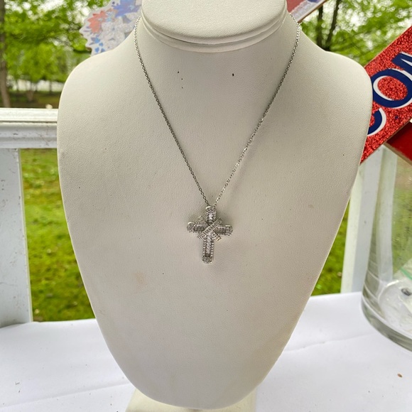 DEAL MACY DEPARTMENT NECKLACE - Picture 1 of 8